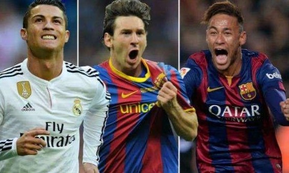 新人结婚老人闯入讨喜:不给不走