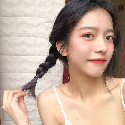 电眼女生完整版